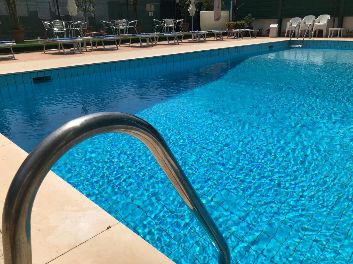 Hotel Apogeo - Breakfast Experience ريميني المظهر الخارجي الصورة