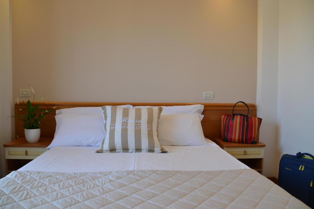 Hotel Apogeo - Breakfast Experience ريميني المظهر الخارجي الصورة